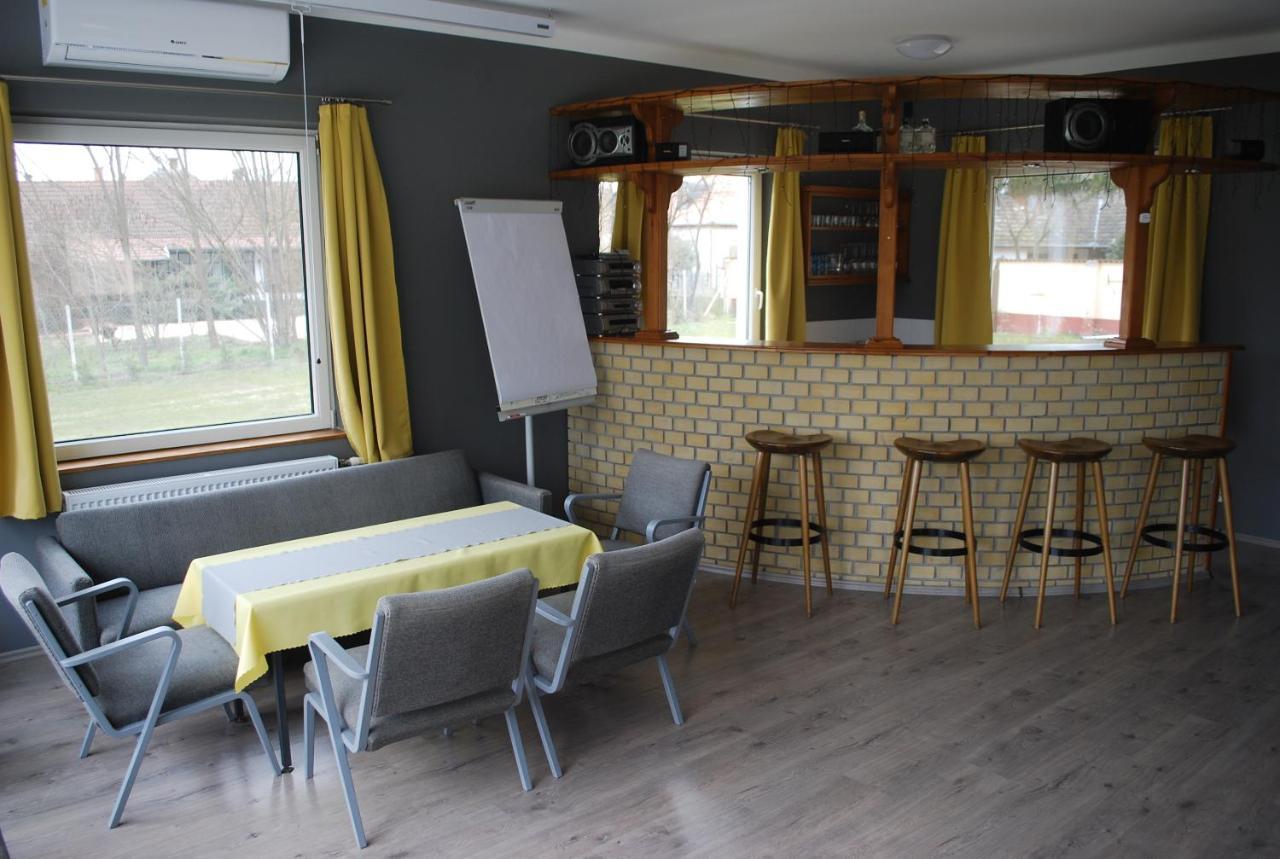 Bed and Breakfast Casa Napsugar Panzio Apostag Экстерьер фото