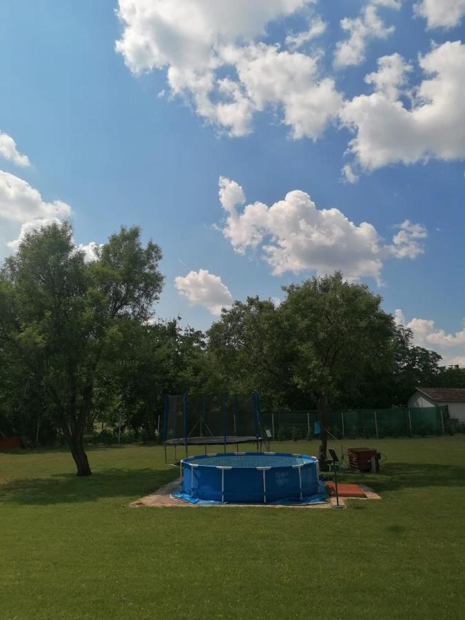 Bed and Breakfast Casa Napsugar Panzio Apostag Экстерьер фото