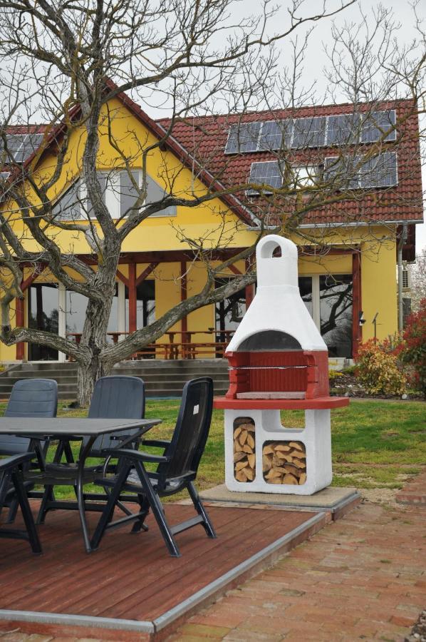 Bed and Breakfast Casa Napsugar Panzio Apostag Экстерьер фото