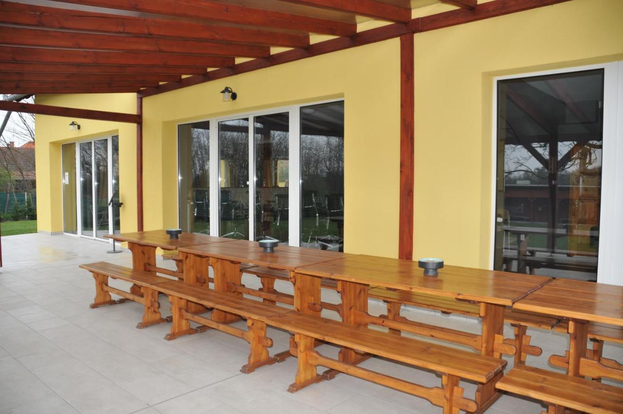 Bed and Breakfast Casa Napsugar Panzio Apostag Экстерьер фото